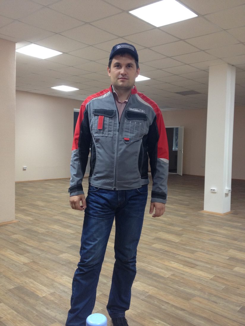 Александр Крещенко на производстве